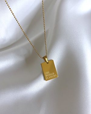 Collier gravé THE WORLD IS YOURS